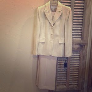 Elegant Tahari suit